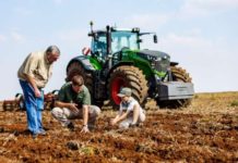 Father-and-son duo embrace precision farming at Modderbult in Balfour thanks to Fendt
