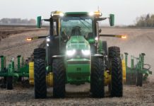 John Deere’s unveils first fully autonomous tractor, ready for use John Deere's unveils first fully autonomous tractor, ready for use