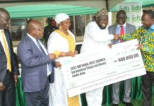 ADB presents cheque to 2021 national best farmer in Ghana ADB presents cheque to 2021 national best farmer in Ghana
