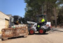 Bobcat L28 Articulated Loader, Mechanising Manual Work