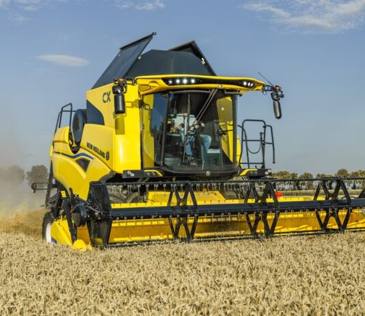 New Holland boosts performance with header and harvester evolution