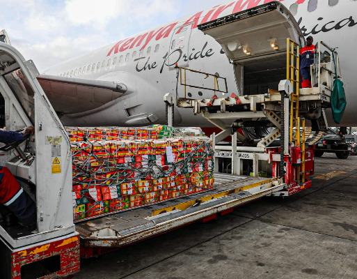 Apple mango The consignment is loaded onto the aircarft