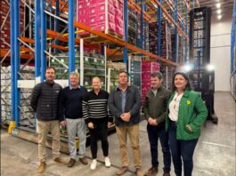 Steenhuisen visits Ceres amid storm damage and blackouts risking fruit exports