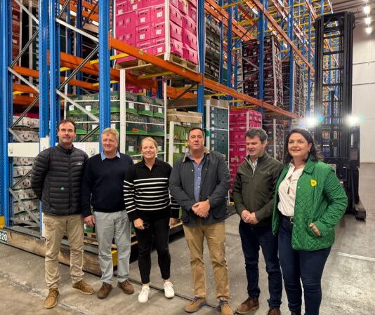 Steenhuisen visits Ceres amid storm damage and blackouts risking fruit exports