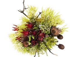 New from Woolworths: A unique bouquet rooted in the resilience of Western Cape’s indigenous flowers.