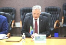 Minister Aucamp launches online FMD self-vaccination authorisation system to strengthen disease control