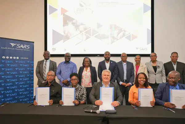 Five-customs-administrations-from-Malawi-Mozambique-South-Africa-Zambia-and-Zimbabwe-sign-the-roadmap-and-action-plan-for-implementing-c2c-on-26-August-in-Pretoria