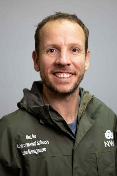 Dr Henno Havenga