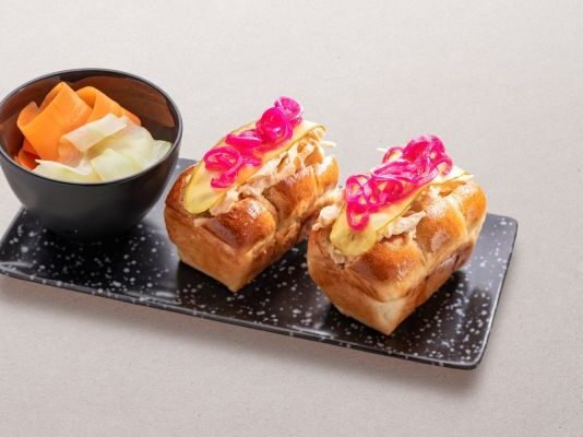 Qatar Airways partners with African culinary talent Chef Dieuveil Malonga